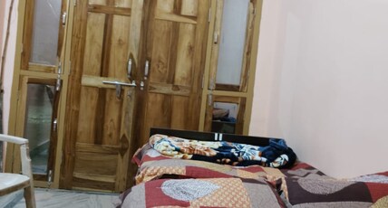 Trimila Paying Guest House Room Type - A.C Room No 3