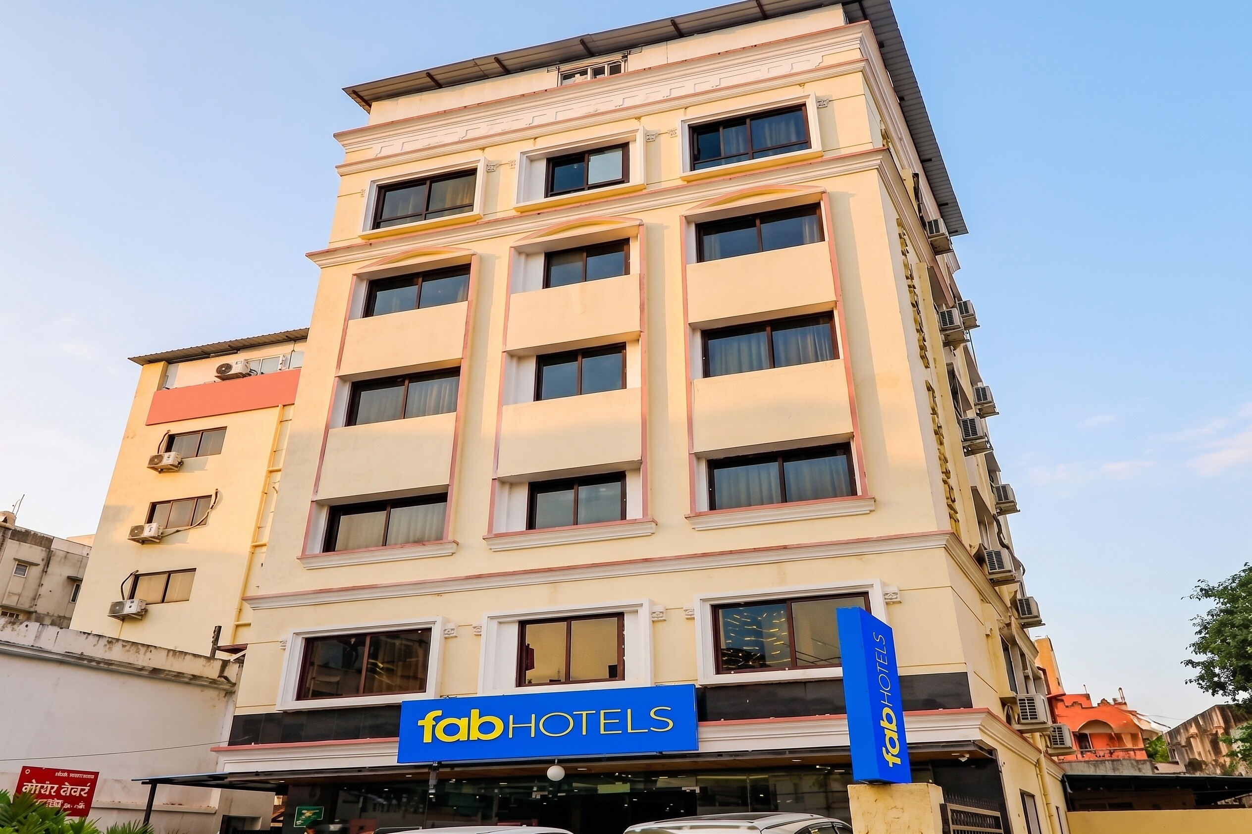 FabHotel Vaishnavi Grand - Near Secunderabad Railway Station - Tap to explore photos