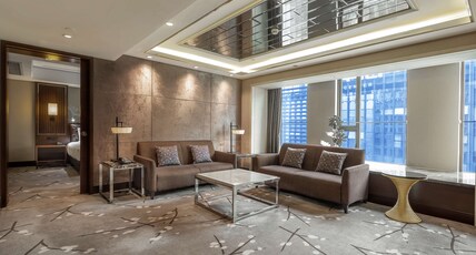 DoubleTree by Hilton Hotel Chongqing North Room Type - DELUXE SUITE KING