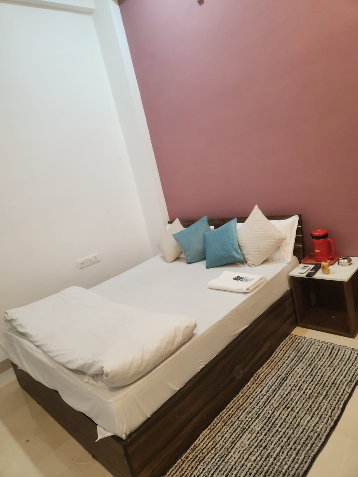 Aayansh hotel - Tap to explore photos