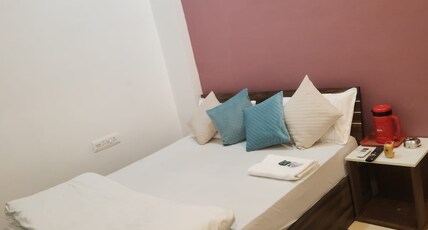 Aayansh hotel Room Type - Bedroom 6