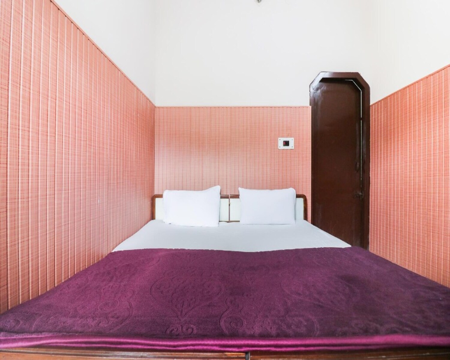 Hotel Sagarmoorti - Tap to explore photos