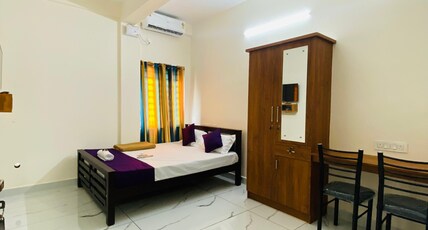 Hisham Residency Annex Kakkanad Room Type - Deluxe Double AC Room
