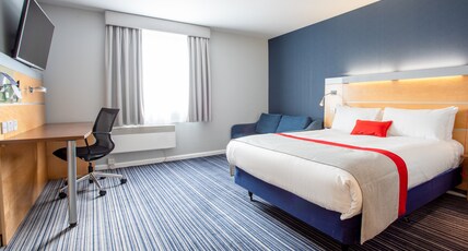 Holiday Inn Express Dunfermline Room Type - 1 Double Accessible Sofa Bed with Free Hot Breakfast Holiday Inn Express Dunfermline Room Type - 1 Double Accessible Sofa Bed with Free Hot Breakfast