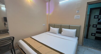 HOTELLEOS Room Type - Deluxe Room