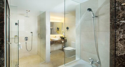 Wyndham Singapore Hotel Room Type - Premier Deluxe Suite