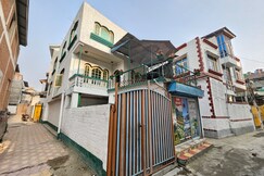 Hotel Irshad, Opposite to Khyber Hospital Lane