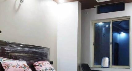 HOTEL SAMRAT PALACE Room Type - NON AC STANDARD BEDROOM