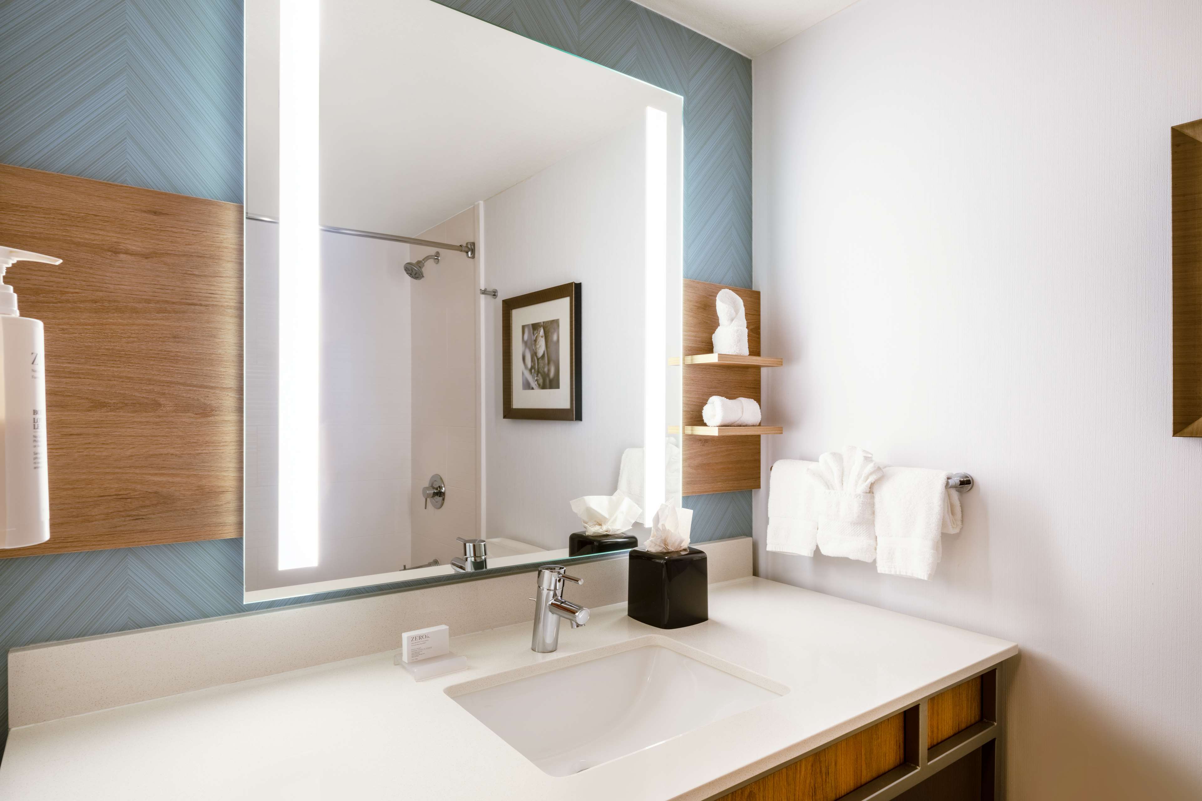 Hilton Garden Inn Bakersfield - Tap to explore photos