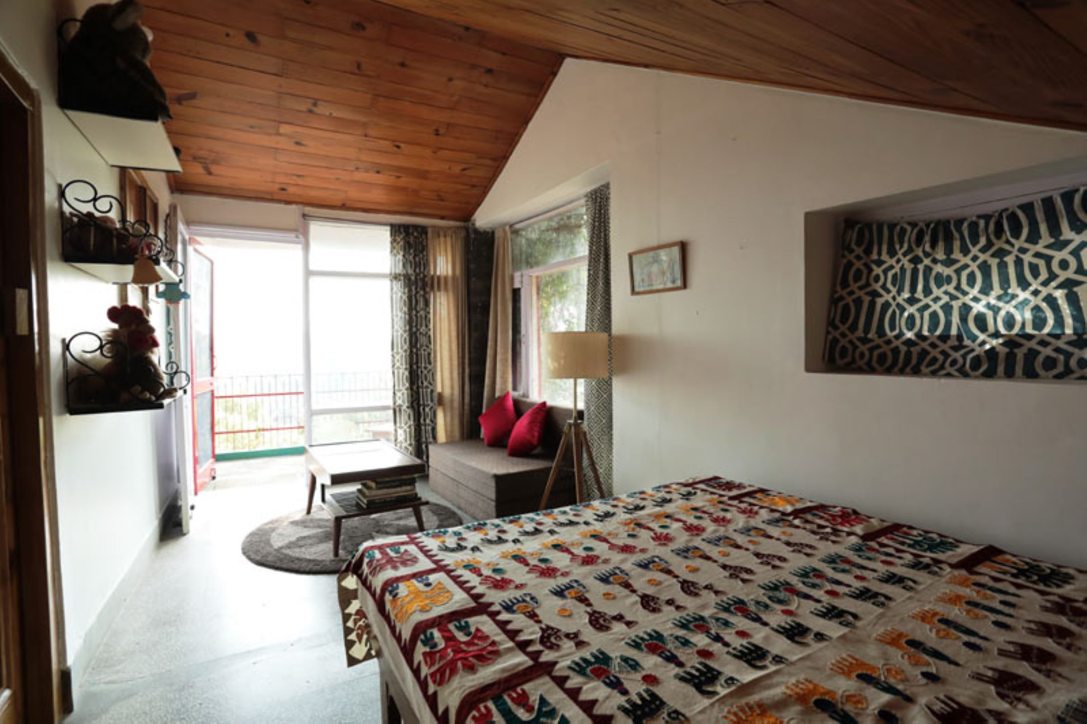 Barog Diaries | Cottage on the Hilltop - Tap to explore photos