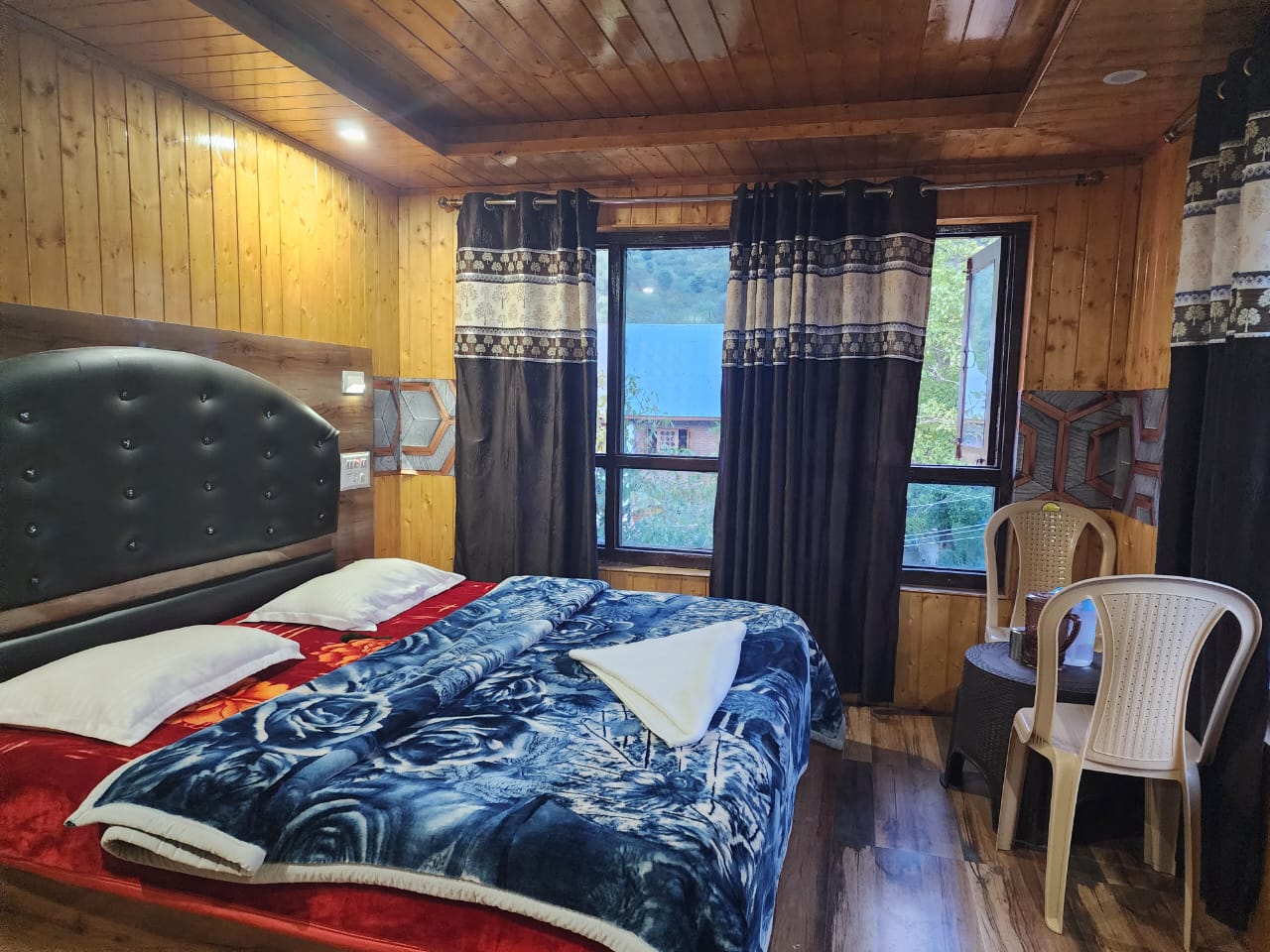 Hotel Lidroo Heights - Tap to explore photos