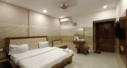 Chhabra Hotels Room Type - Deluxe Room