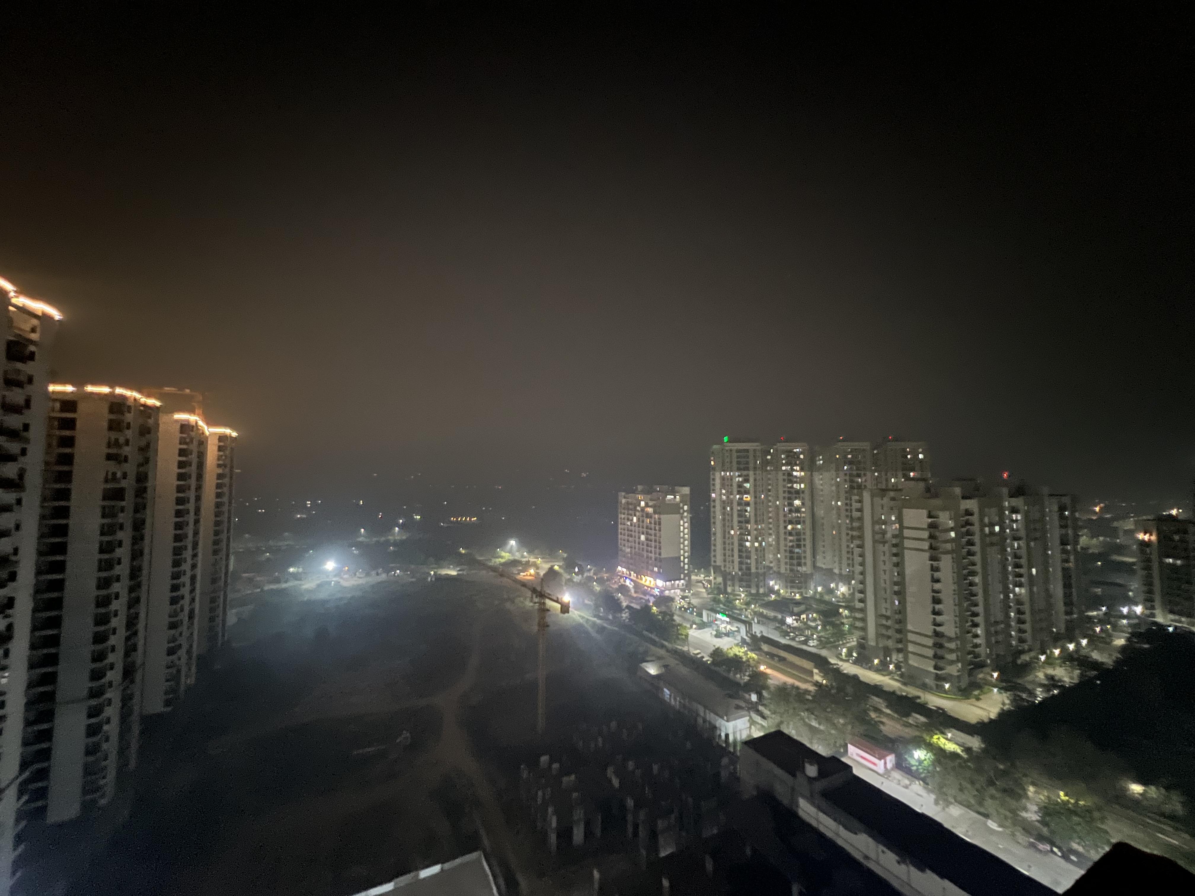 Royal Aurora Bliss - Tap to explore photos