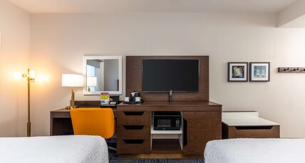 Hampton Inn & Suites by Hilton Houston Sugar Land Room Type - 2 QNS HEARING ACC NOSMOK