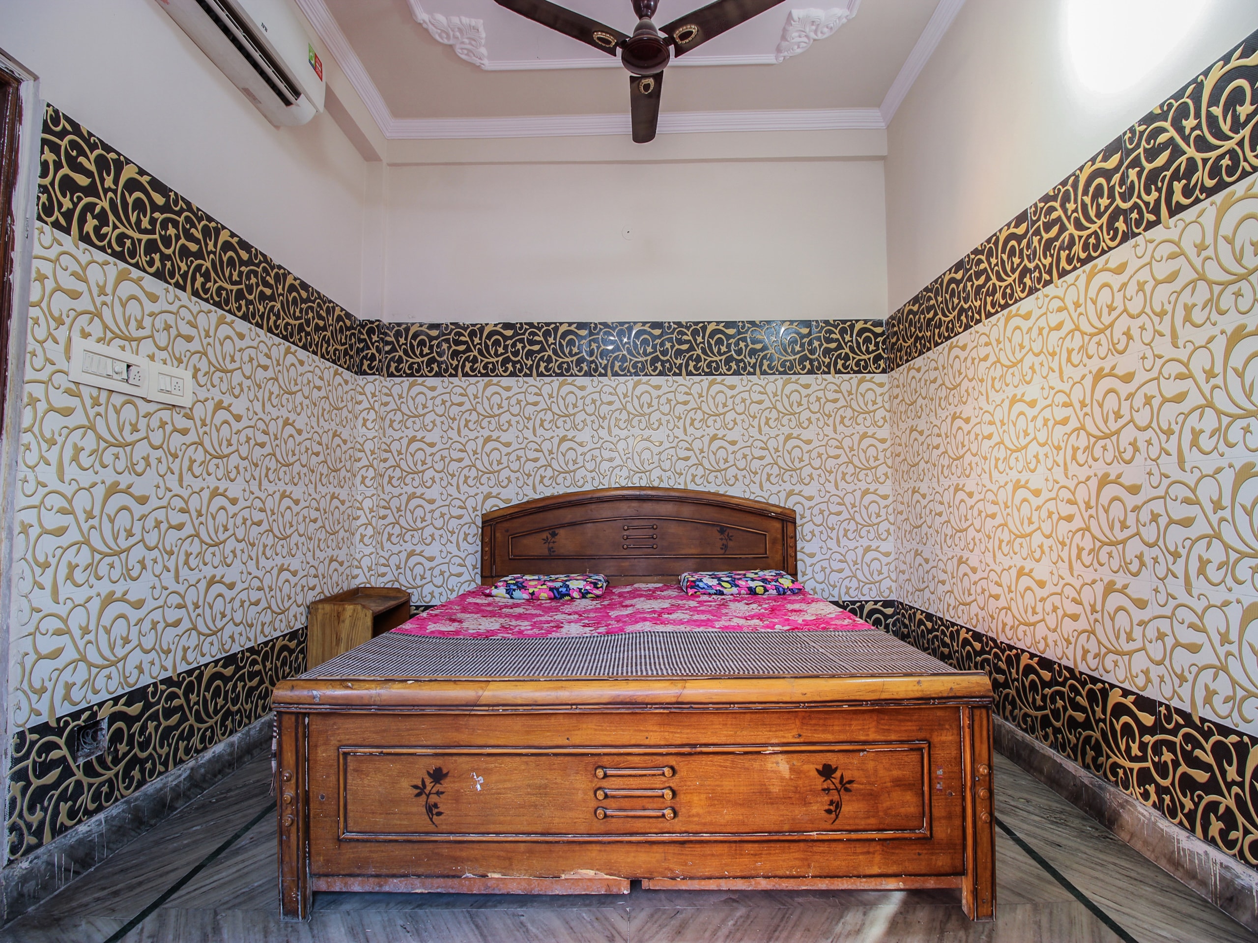 Simran Guest House - Tap to explore photos