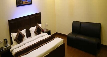 Hotel Jyoti Room Type - Super Deluxe Room