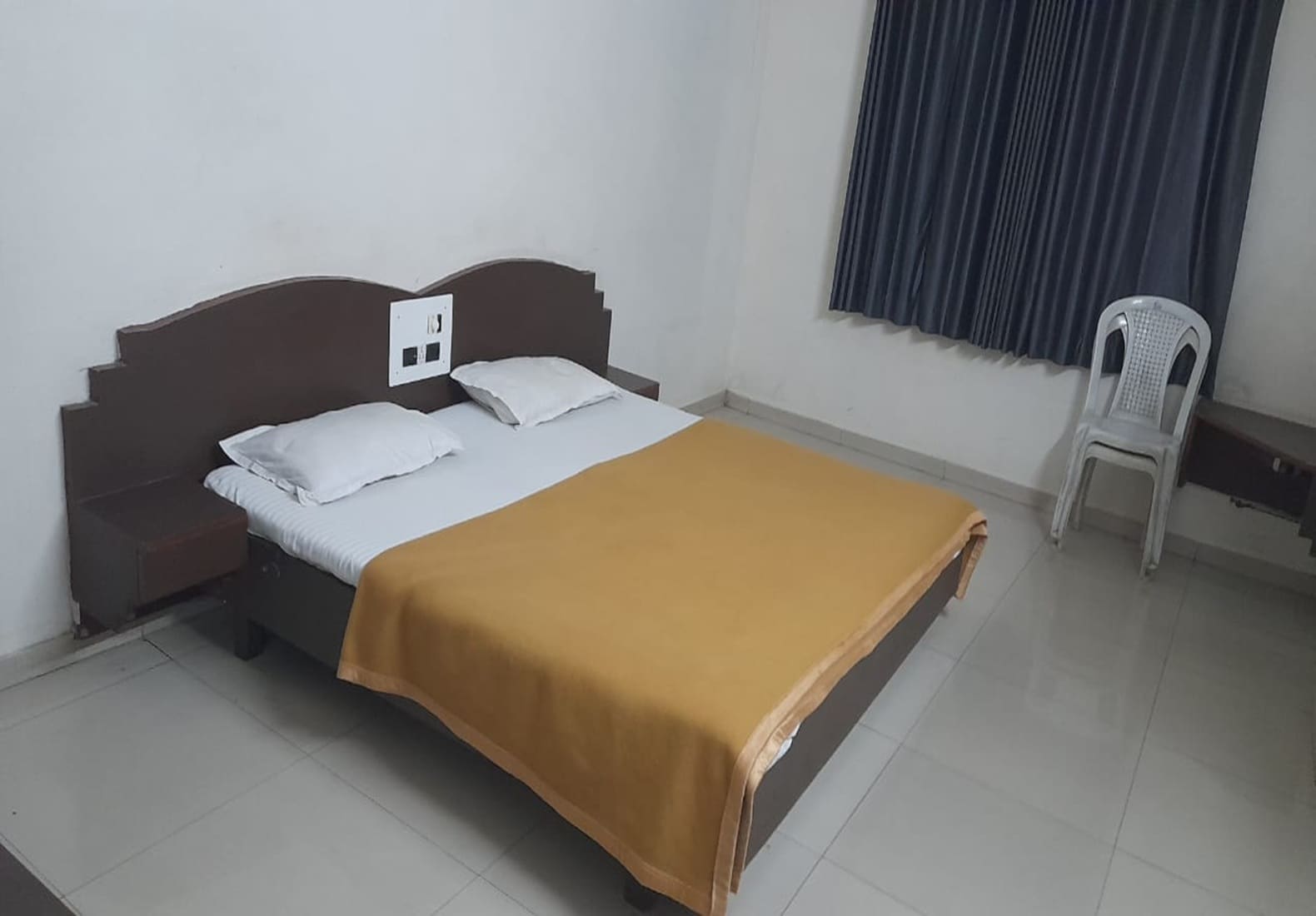 Hotel Avinash Inn - Tap to explore photos