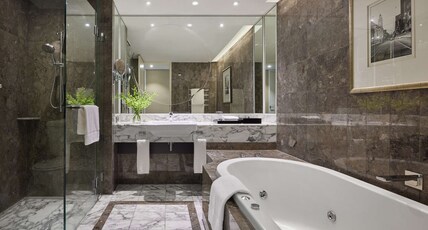 Grand Hyatt Melbourne Room Type - 1 King Bed Deluxe with Club Access