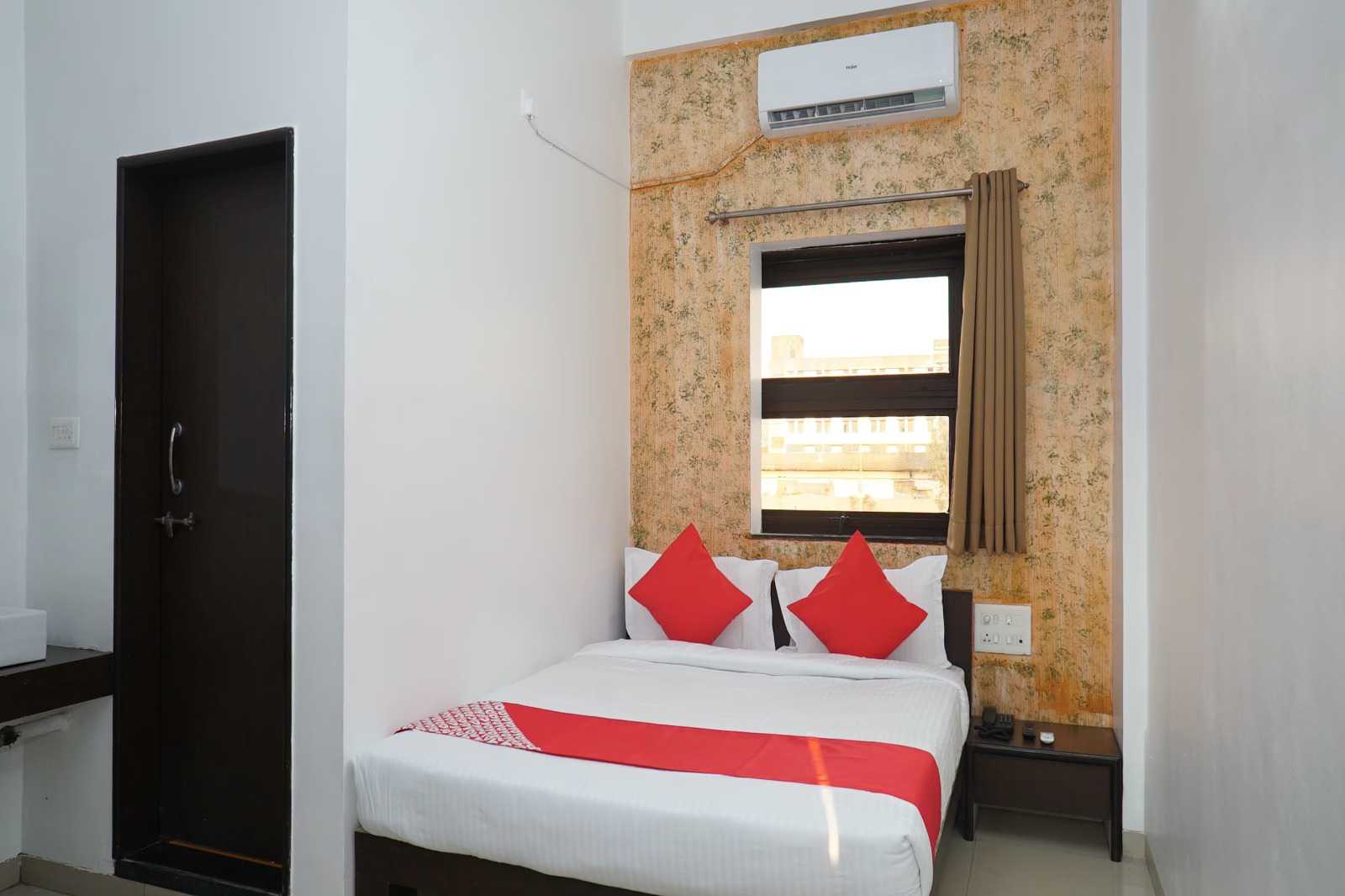 Hotel O 811004 Hotel Sai Lodging - Tap to explore photos