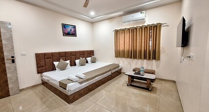 Hotel Aarambh Room Type - Deluxe Room