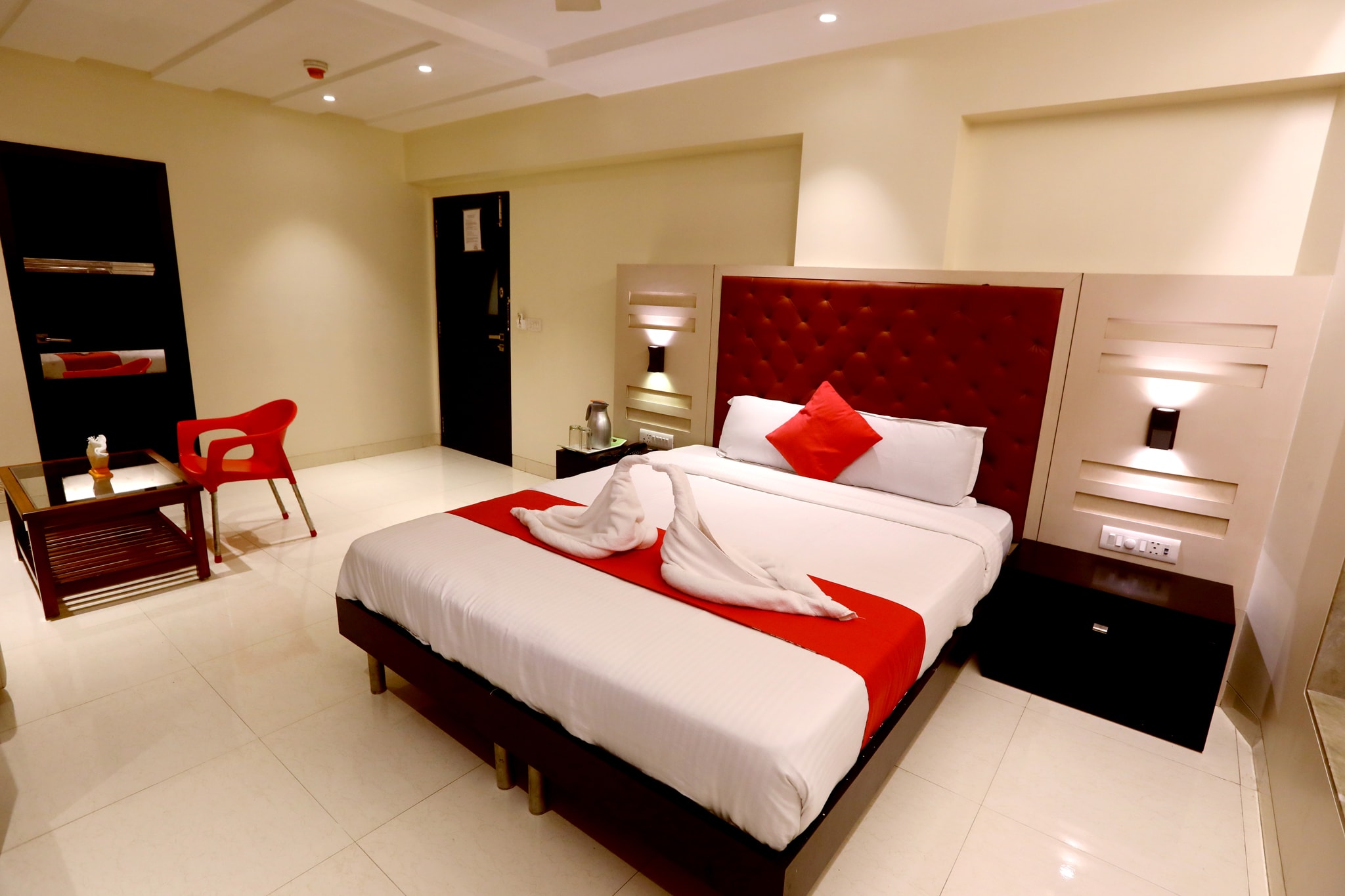 Hotel Khwaishh Presidency - Tap to explore photos