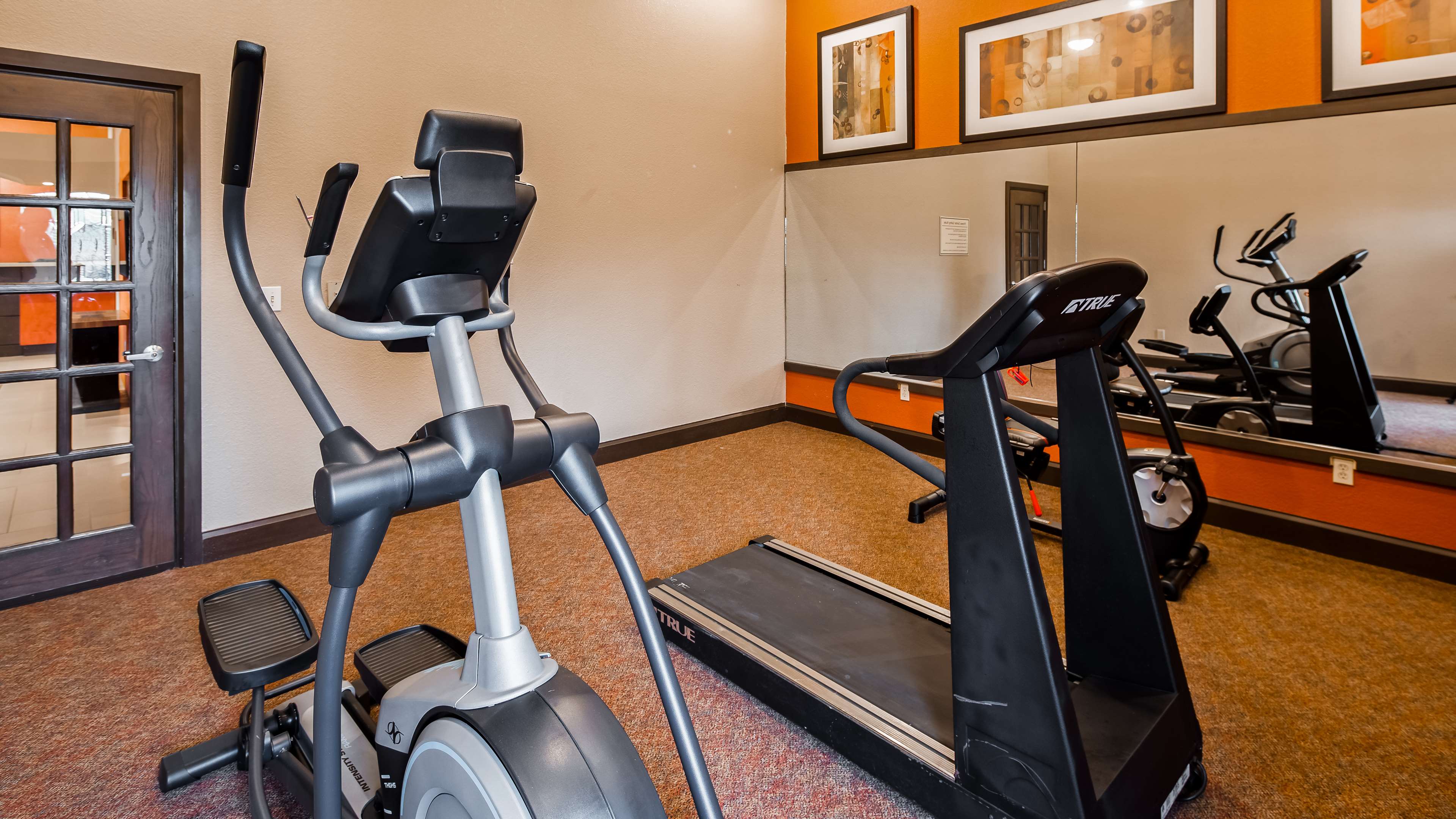 Best Western Executive Inn El Campo - Tap to explore photos
