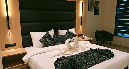 Hotel Le Grand By Savvy Room Type - Deluxe Room