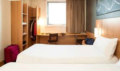 ibis Barcelona Meridiana Room Type - Standard Room with 2 single beds