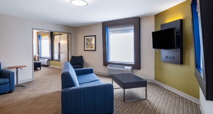 Holiday Inn Express Corydon, an IHG Hotel Room Type - 1 King Suite Sofa Bed