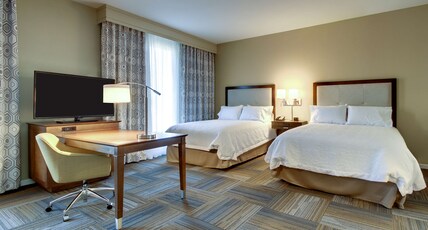 Hampton Inn & Suites by Hilton Cordele Room Type - 2QN STDO MIC FRIDG WTBR NS