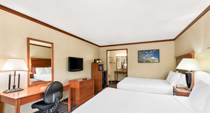 Best Western Fairfax Room Type - 2 Queen Beds, Non-Smoking, Microwave And Refrigerator, Full Breakfast