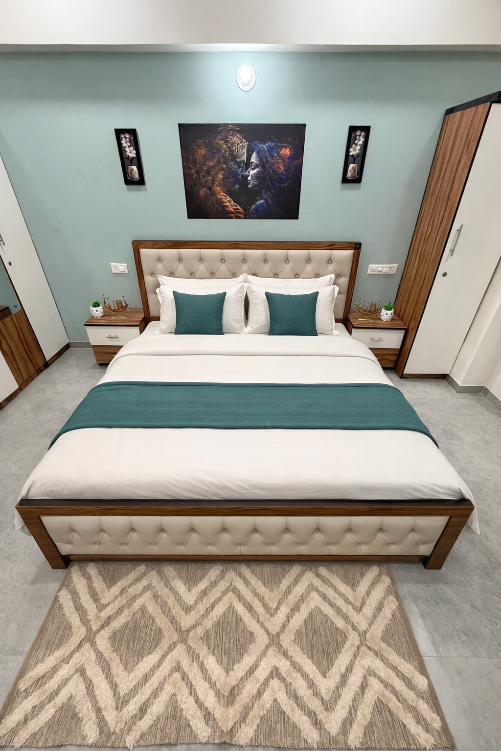 Premium 3BHK serviced apartment - Tap to explore photos