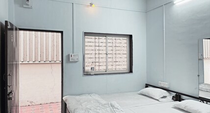 Fulgulab Lawns and HomeStay Room Type - Deluxe Room