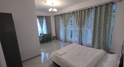 E-Pher Fabulous Staycation & Homestay Room Type - Bedroom 2 ( with balcony)
