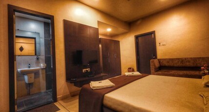Hotel Kiran Room Type - Super Deluxe Room Ac