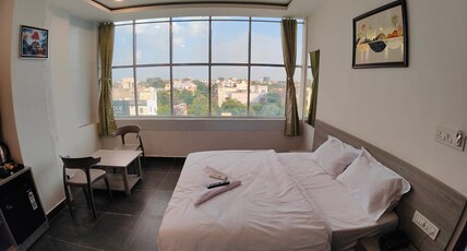 HOTEL EARTH UMBRELLA JODHPUR Room Type - Executive Room