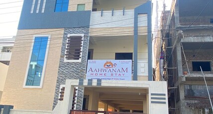 AAHWANAM Homestay Room Type - Standard Room in Apartment