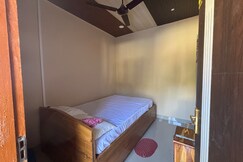 Radhe Radhe Homestay, Umrangso