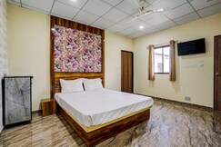 Neelkanth Hotel and Restaurant
