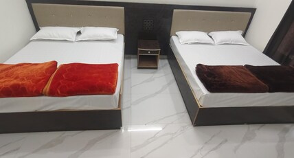 Aditya Home Stay Room Type - Deluxe Quad Bedroom