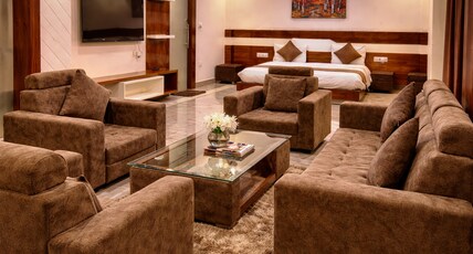 Hotel Shivalaya By Kumar Room Type - Family Suite