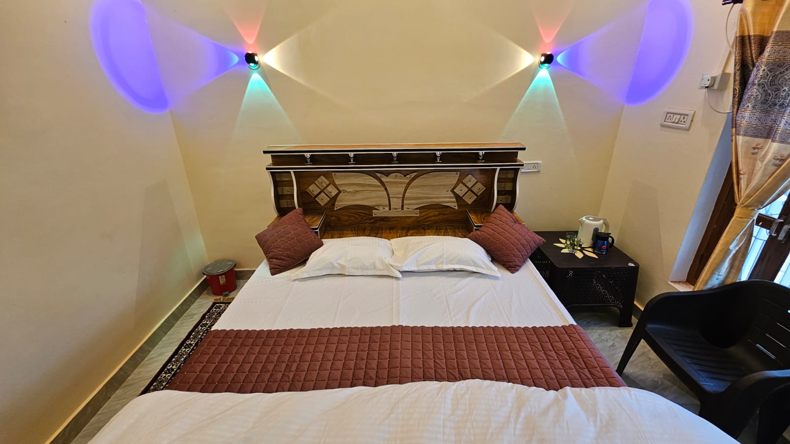 Diamond Palace Homestay - Tap to explore photos