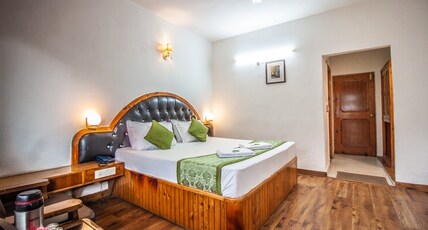 Hotel Ocean Blue - 2 Min Drive from Mall Road Room Type - Deluxe Room (With Private Balcony)
