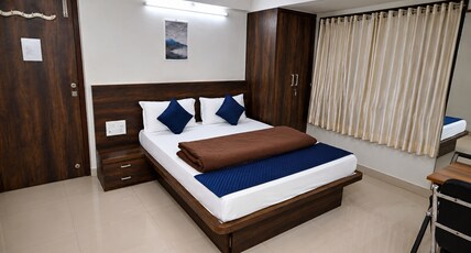 Sparks Fly Serviced Apartments Vashi Navi Mumbai Room Type - Deluxe Room Non Attached Washroom in 3BHK Apartment Sparks Fly Serviced Apartments Vashi Navi Mumbai Room Type - Deluxe Room Non Attached Washroom in 3BHK Apartment