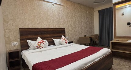 Hotel Purple Orchid Room Type - Deluxe Room