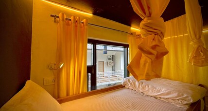 Friends by Alizeh Bhagsunag McLeodganj Room Type - 6 Bed Female Dorm With Balcony