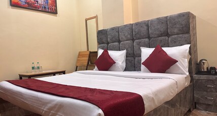 The Peninsulla Room Type - Deluxe Room with AC (Non View)
