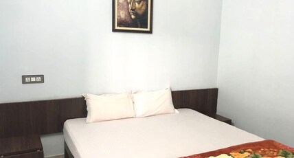 HOTEL OASIS PALACE Room Type - DELUX ROOM(NON AC)