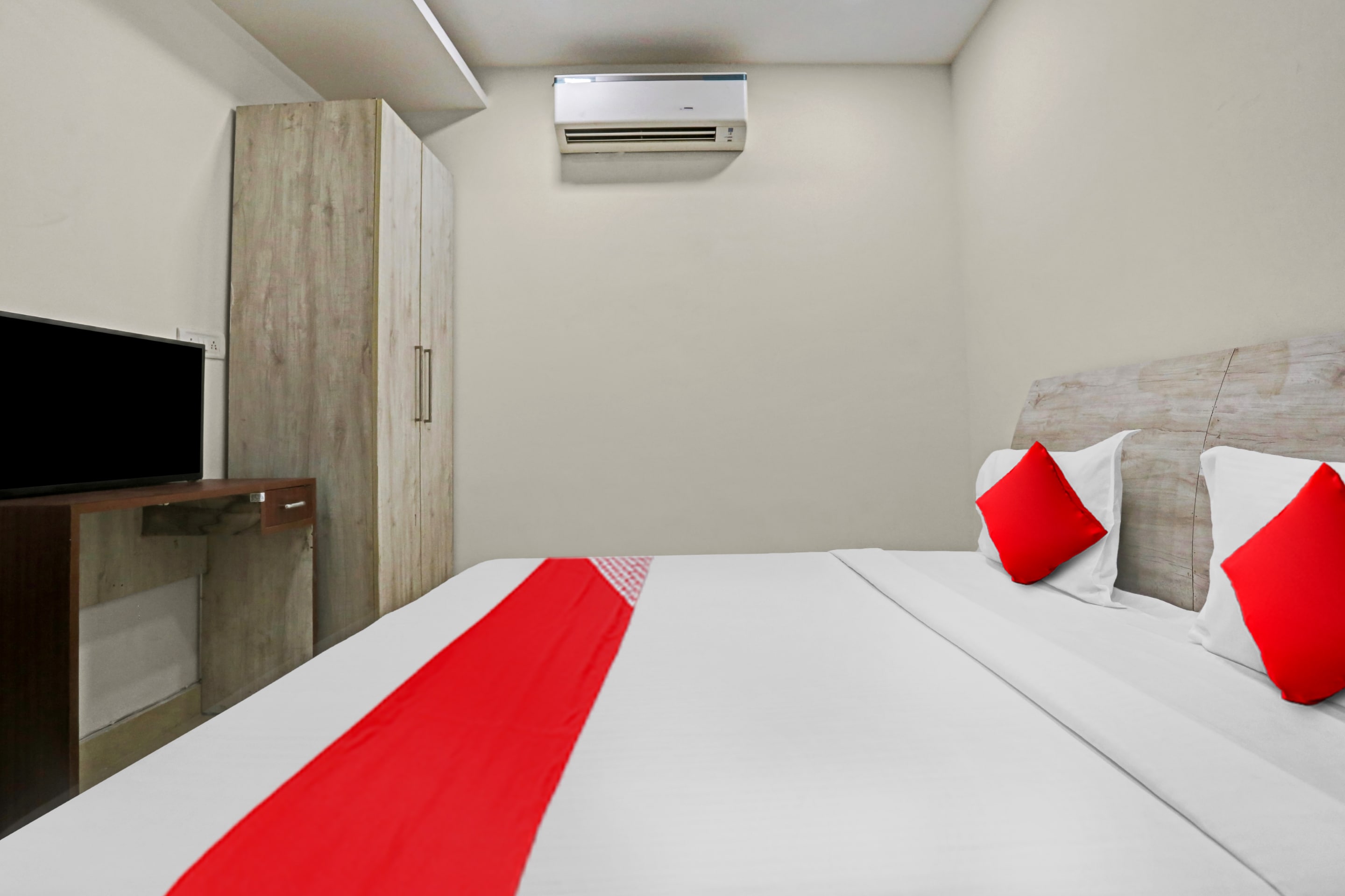 Hotel O Premium Rooms - Tap to explore photos