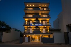 FabHotel Cyberhub Suits